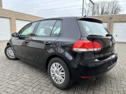 
										Volkswagen Golf full									