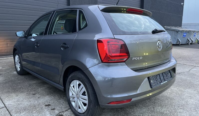 
								Volkswagen Polo full									