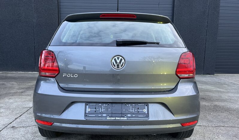 
								Volkswagen Polo full									