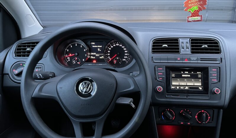 
								Volkswagen Polo full									