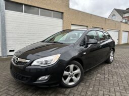 
										Opel Astra Break full									