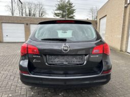 
										Opel Astra Break full									