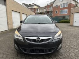 
										Opel Astra Break full									