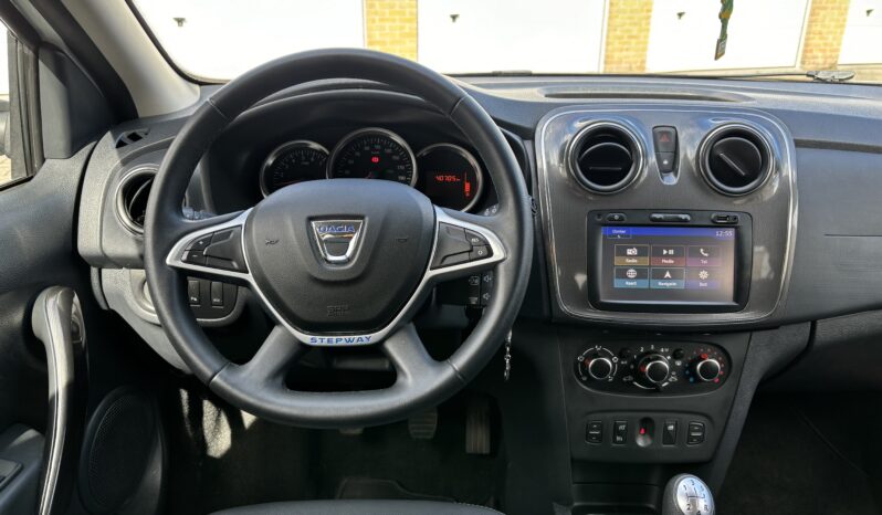 
								Dacia Sandero Stepway full									