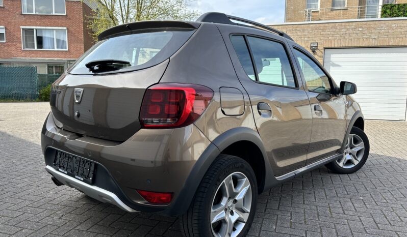 
								Dacia Sandero Stepway full									