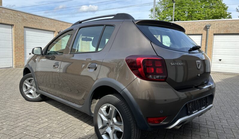 
								Dacia Sandero Stepway full									