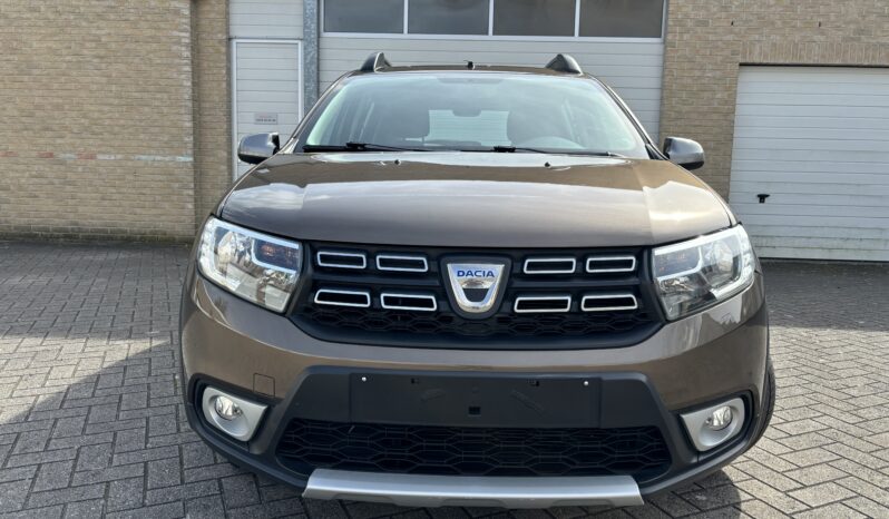 
								Dacia Sandero Stepway full									