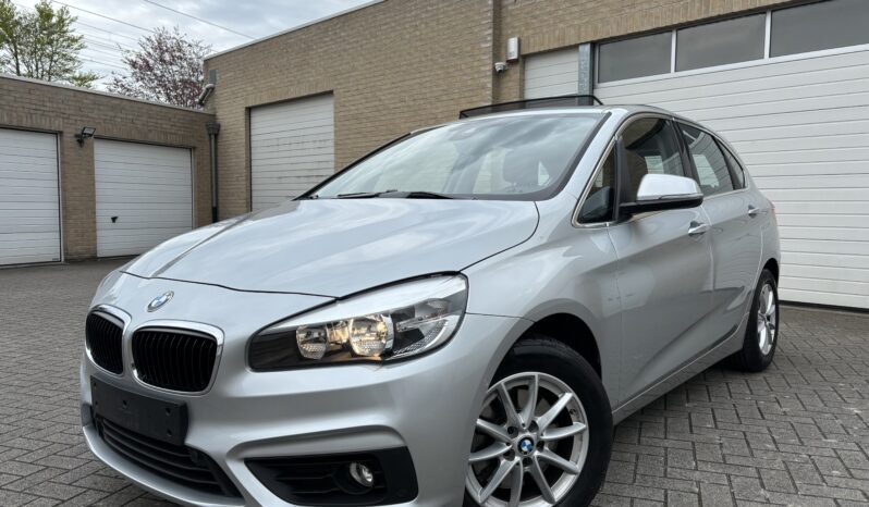 
								BMW 218i Active Tourer full									