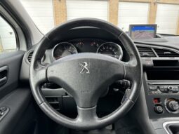 
										Peugeot 3008 full									