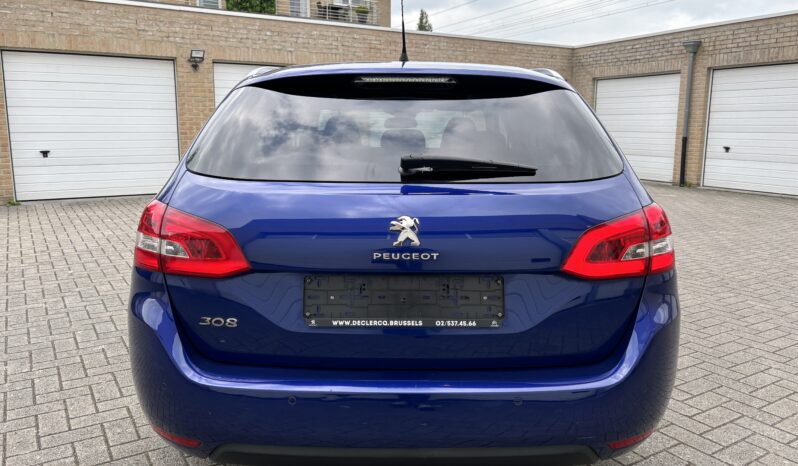 
								Peugeot 308 full									