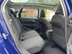 
										Peugeot 308 full									