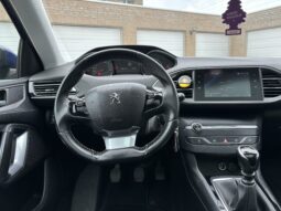 
										Peugeot 308 full									