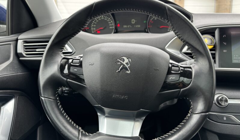 
								Peugeot 308 full									